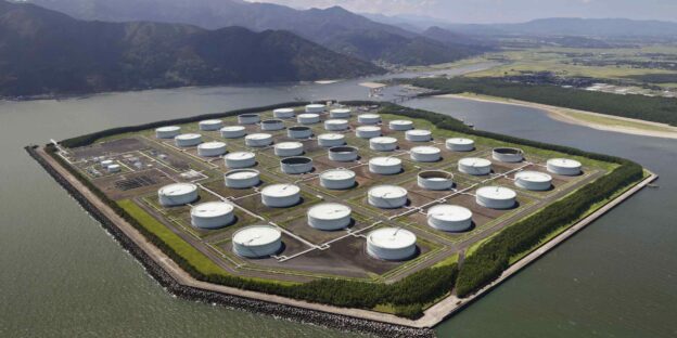 Penyaluran cadangan minyak Jepang untuk stabilitas energi